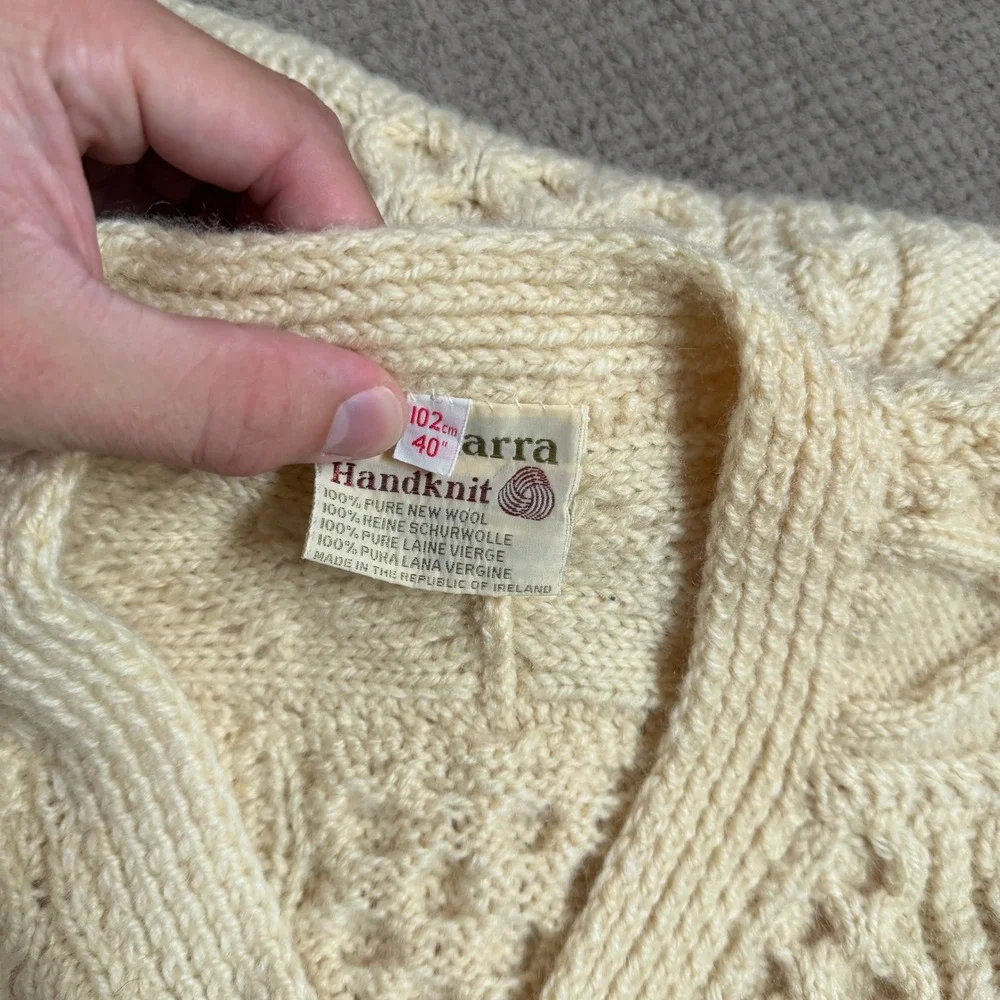 Vintage 1990s Gaeltarra Handknit Aran Fisherman Cardigan Sweater Cream Wool 40